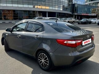 2013 Kia Rio III, серый, 990000 рублей, вид 4
