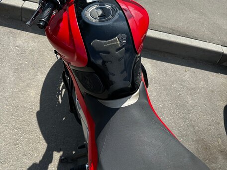 2011 Suzuki SFV 650 Gladius, красный, 375000 рублей, вид 3