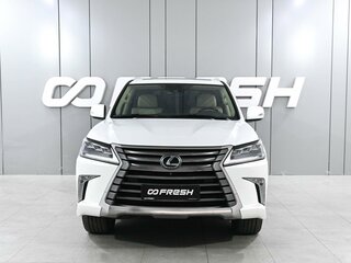 2017 Lexus LX 570 III Рестайлинг 2, белый, 6100000 рублей, вид 3