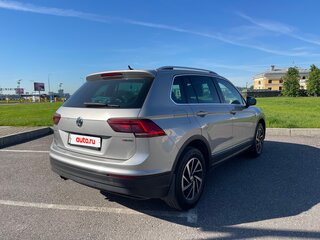 2018 Volkswagen Tiguan II, серебристый, 1940000 рублей, вид 3
