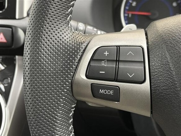 2017 Toyota Wish II Рестайлинг, белый - вид 6