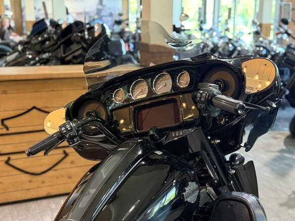 2022 Harley-Davidson Street Glide, чёрный, 2650000 рублей - вид 20