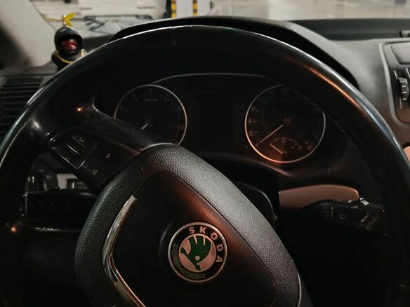 2012 Skoda Octavia II (A5) Рестайлинг, чёрный, 600000 рублей - вид 4