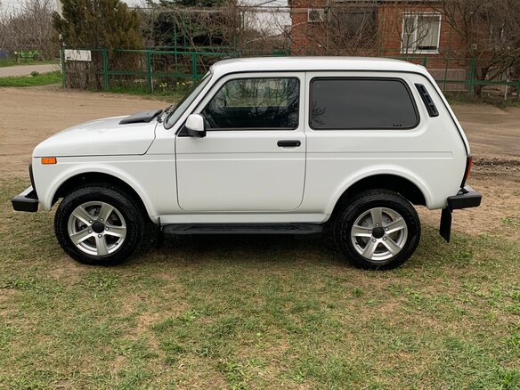 2024 Lada (ВАЗ) Niva Legend I, белый, 1200000 рублей - вид 4