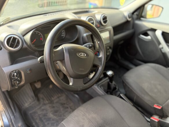 2015 Lada (ВАЗ) Granta I, серый, 320000 рублей - вид 8