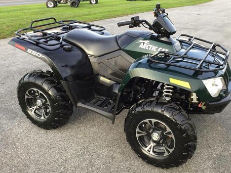 2013 Arctic Cat 550 Series, чёрный, 722000 рублей, вид 3