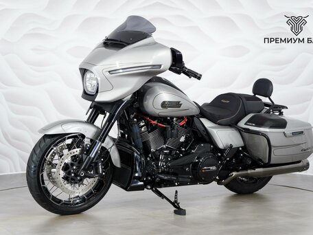 2023 Harley-Davidson CVO Street Glide, серебристый, 3899000 рублей, вид 3