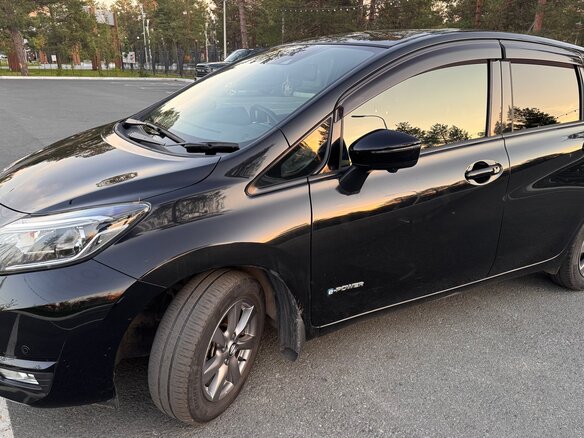 2019 Nissan Note e-Power II Рестайлинг, чёрный, 1500000 рублей - вид 2
