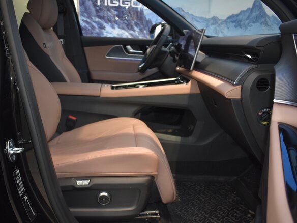 2025 Chery Tiggo 9 I, чёрный, 4335000 рублей - вид 11