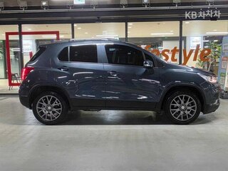 2021 Chevrolet Trax I Рестайлинг, серый, 1450000 рублей, вид 4