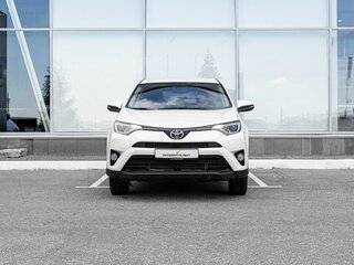2017 Toyota RAV4 IV (XA40) Рестайлинг, белый, 1740000 рублей, вид 3