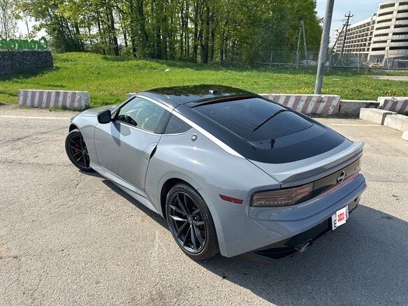 2023 Nissan Z, серый, 6970000 рублей - вид 3