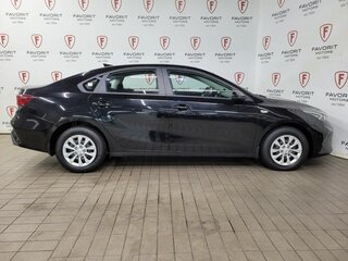 2022 Kia Cerato IV Рестайлинг, чёрный, 2249000 рублей, вид 4