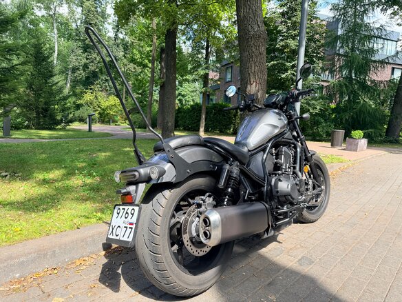 2023 Honda CMX 1100 Rebel, серый, 1050000 рублей - вид 2