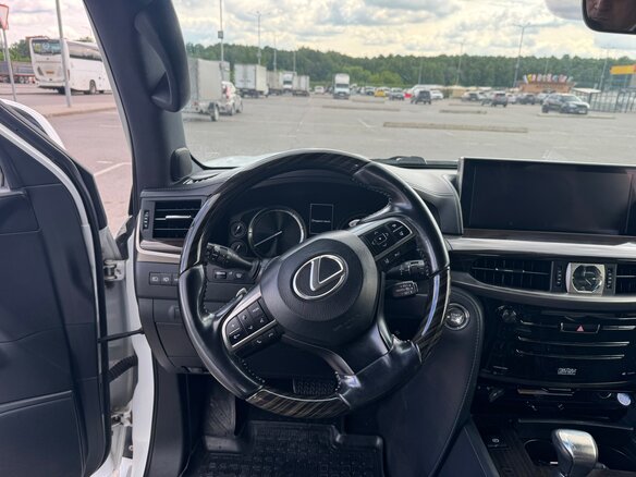 2019 Lexus LX 570 III Рестайлинг 2, белый, 8490000 рублей - вид 12