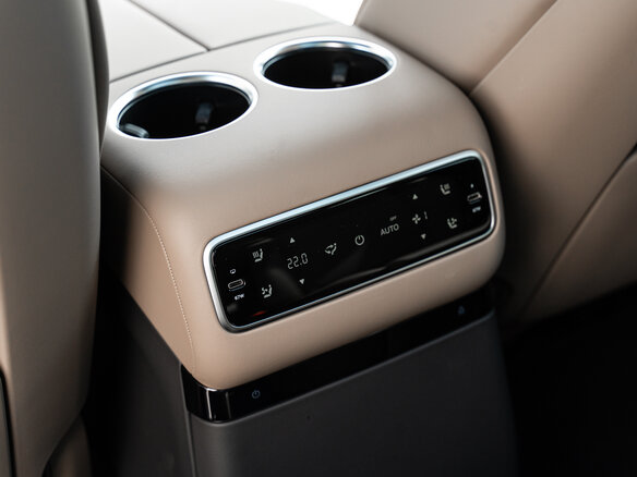 2025 Li Auto (Lixiang) L9 52.3 kWh I Рестайлинг, чёрный - вид 12