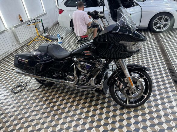 2024 Harley-Davidson Road Glide, чёрный, 2600000 рублей - вид 2