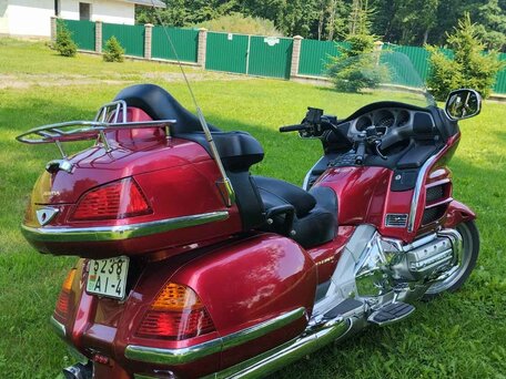 2002 Honda GL 1800 Gold Wing, красный, 832068 рублей, вид 2