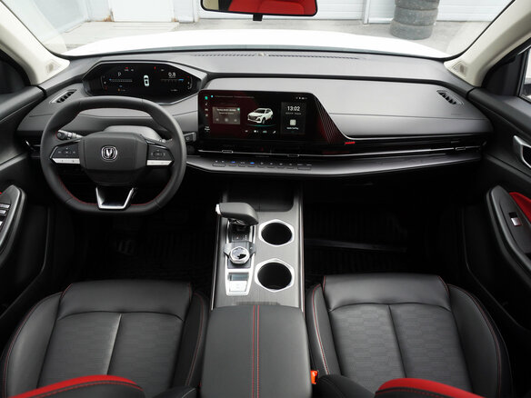 2026 Changan UNI-S I, красный, 3229900 рублей - вид 15