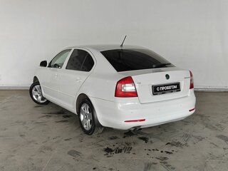 2012 Skoda Octavia II (A5) Рестайлинг, белый, 685000 рублей, вид 4