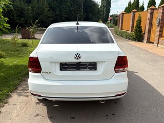 2018 Volkswagen Polo V Рестайлинг, белый, 1100000 рублей, вид 4