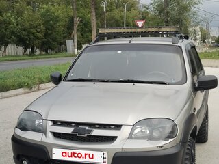 2010 Chevrolet Niva I Рестайлинг, серый, 400000 рублей, вид 4