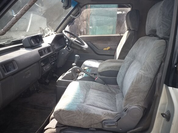 1993 Mitsubishi Delica III, серебристый, 675000 рублей - вид 7
