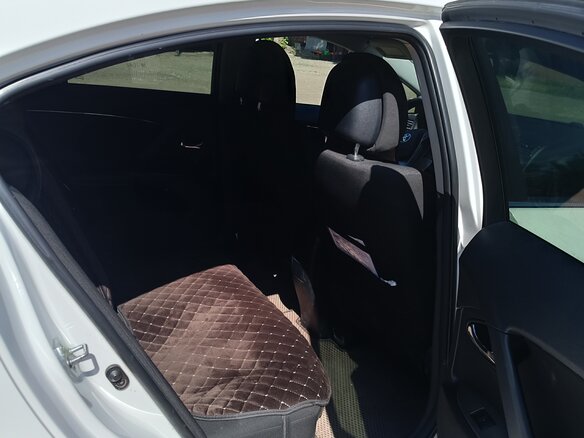 2010 Toyota Avensis III, белый, 1150000 рублей - вид 10