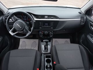 2021 Kia Rio IV Рестайлинг, белый, 1516200 рублей, вид 5