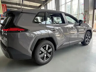 2026 Toyota RAV4 VI (XA60), белый, 4500000 рублей, вид 3