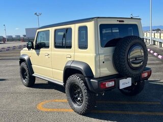 2023 Suzuki Jimny IV, бежевый, 2117009 рублей, вид 3