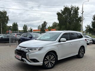 2022 Mitsubishi Outlander III Рестайлинг 3, белый, 2640000 рублей, вид 2