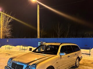 1997 Mercedes-Benz E-Класс 240 II (W210, S210), серебристый, 290000 рублей, вид 1