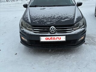 2018 Volkswagen Polo V Рестайлинг, серый, 950000 рублей, вид 2