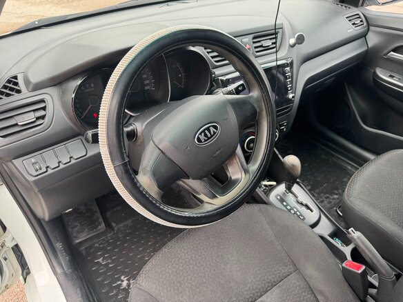 2011 Kia Rio III, белый, 775000 рублей - вид 7