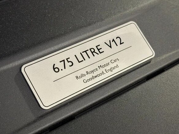2023 Rolls-Royce Ghost Black Badge II (Series I), чёрный - вид 8