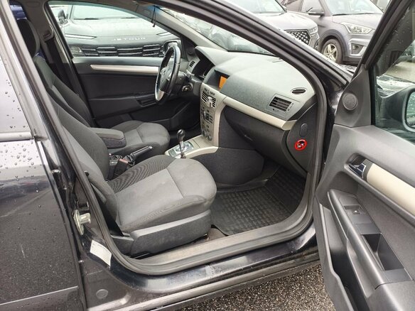 2008 Opel Astra H Рестайлинг, чёрный, 245000 рублей - вид 9