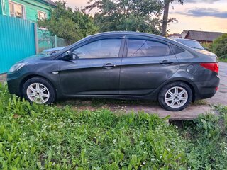2012 Hyundai Solaris I, чёрный, 360000 рублей, вид 2