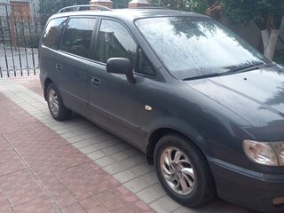 2005 Hyundai Trajet I Рестайлинг, серый, 500000 рублей, вид 4