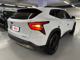 2025 Chevrolet Trax II, белый, 2050099 рублей, вид 4