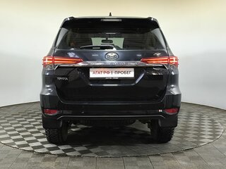 2021 Toyota Fortuner II Рестайлинг, чёрный, 4100000 рублей, вид 5