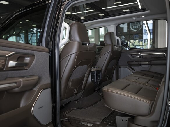 2026 Ram 1500 Crew Cab eTorque V Рестайлинг, чёрный, 12019113 рублей - вид 14