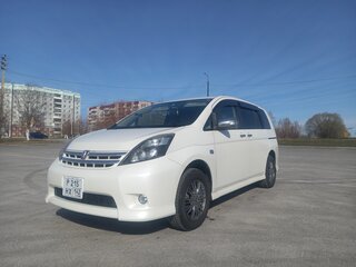 2011 Toyota ISis I Рестайлинг, белый, 1500000 рублей, вид 1