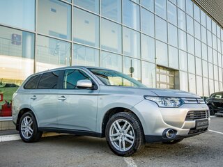 2014 Mitsubishi Outlander III, серебристый, 1348000 рублей, вид 1
