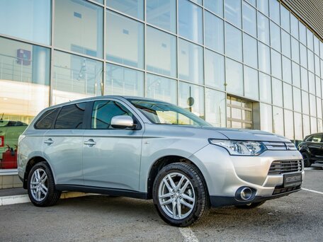 Mitsubishi Outlander III
