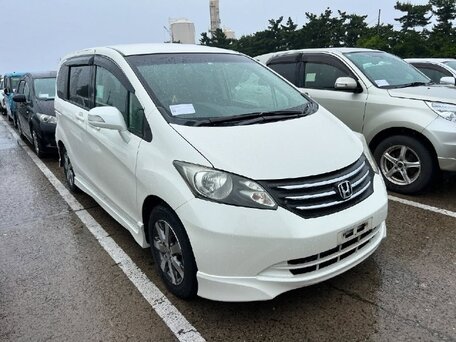 2016 Honda Freed I Рестайлинг 2, белый, 930000 рублей, вид 2