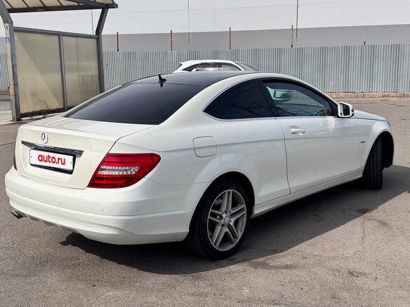 2011 Mercedes-Benz C-Класс 250 III (W204) Рестайлинг, белый, 1050000 рублей - вид 2