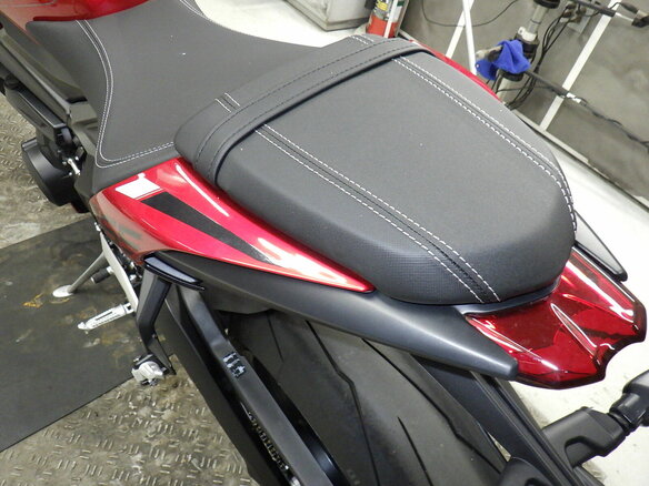 2024 Triumph Street Triple, красный, 1275000 рублей - вид 12