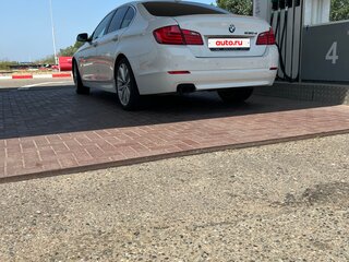 2010 BMW 5 серии 530d VI (F10/F11/F07), белый, 2000000 рублей, вид 4