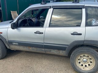 2004 Chevrolet Niva I, серебристый, 200000 рублей, вид 5